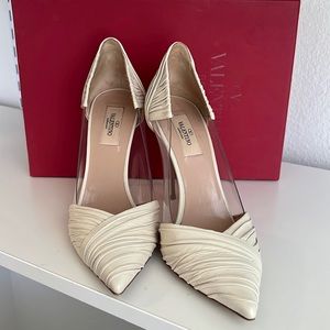 Valentino Pointed Toes Pump